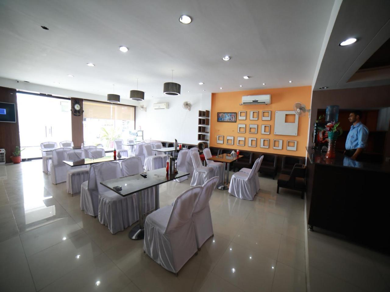 Oyo 15561 Corporate Villa Jammu Exterior foto