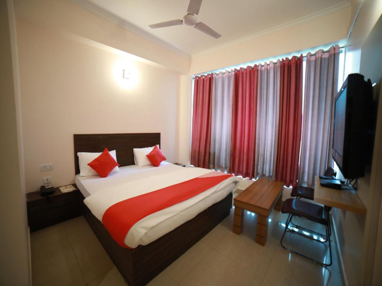 Oyo 15561 Corporate Villa Jammu Exterior foto